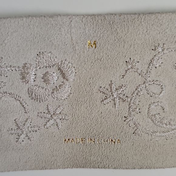 Express leather fringe belt size medium - Picture 4 of 5